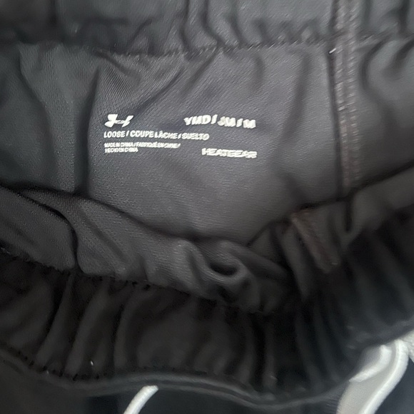🖤 UNDER ARMOUR … Athlete Shorts .. YM - Picture 3 of 3